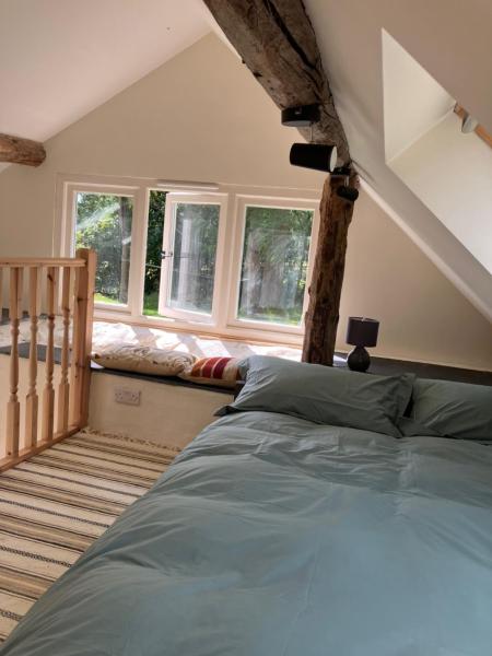 Foto 2: Studio in medieval Welsh farmhouse