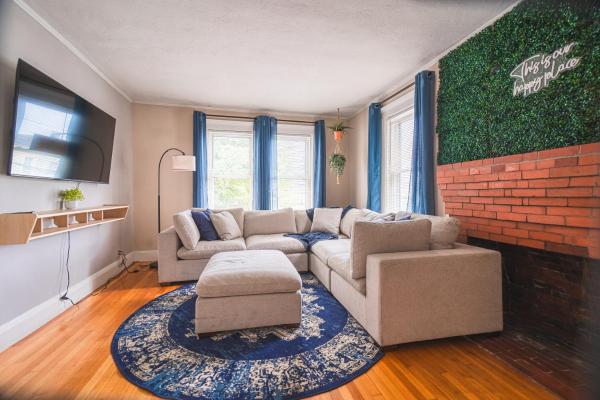 A la foto es mostra l'objecte Boston 3BD-Walk to Train station-Beach-Near Airport situat a la ciutat de Winthrop.