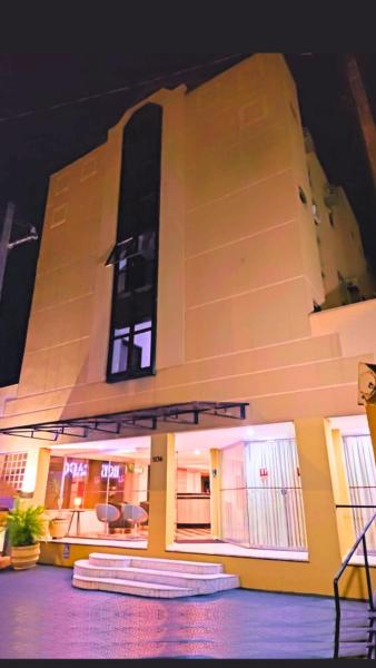 En la foto se muestra el objeto Hotel Igapó ubicado en la ciudad de Londrina.