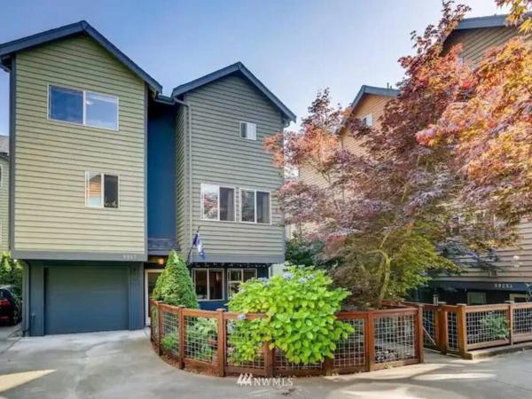 A la foto es mostra l'objecte Townhouse West Seattle Abode! situat a la ciutat de Seattle.