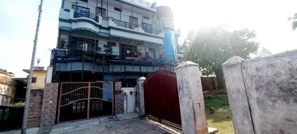 Auf dem Foto ist das Objekt Pandey's Homestay in der Stadt Ayodhya zu sehen.