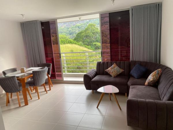 Na zdjęciu widoczny jest obiekt Apartamento en Floridablanca Santander położony w mieście La Mata.