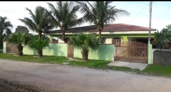 Na zdjęciu widoczny jest obiekt Praia casa, Pontal do Sul położony w mieście Pontal do Sul.