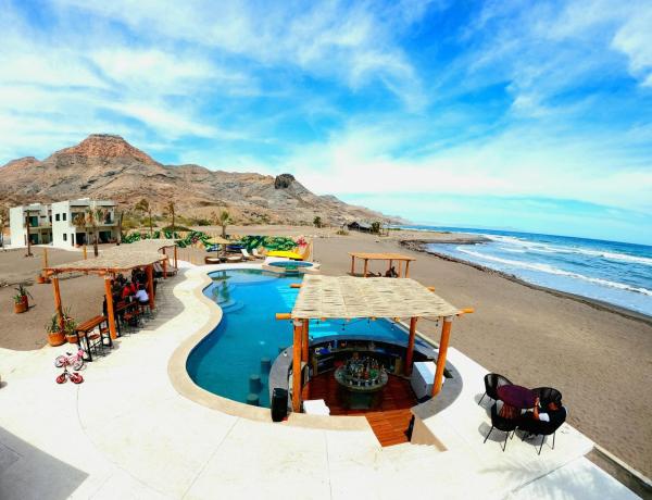 En la foto se muestra el objeto LaBastilla Hotel Baja California Sur ubicado en la ciudad de El Quelele.
