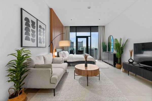 Photo 9 : Waves - Chic High-Floor Studio Retreat with Canal Views