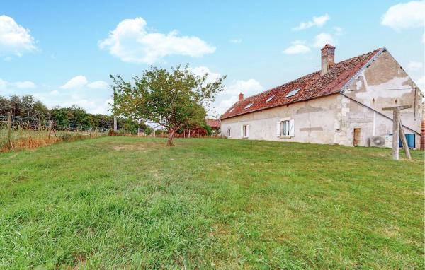 På bildet vises objektet Cozy Home In Boulleret With Wifi som ligger i byen Léré.