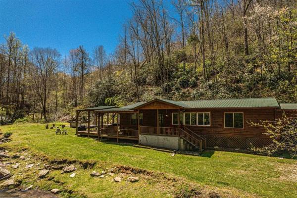 Waterfall Hideaway - Bryson City, NC