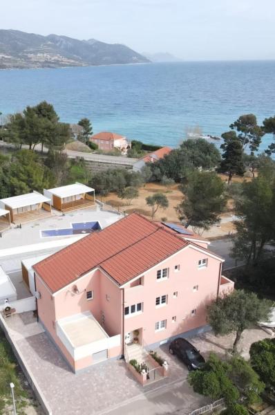 På billedet ses objektet Apartments by the sea Orebic, Peljesac - 14767 beliggende i byen Orebić.
