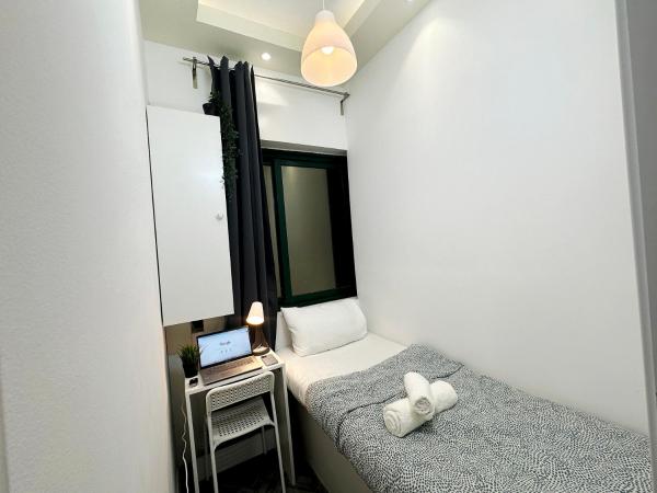 Na zdjęciu widoczny jest obiekt Explorer Partition Room with window Near Internet City położony w mieście Dubaj.