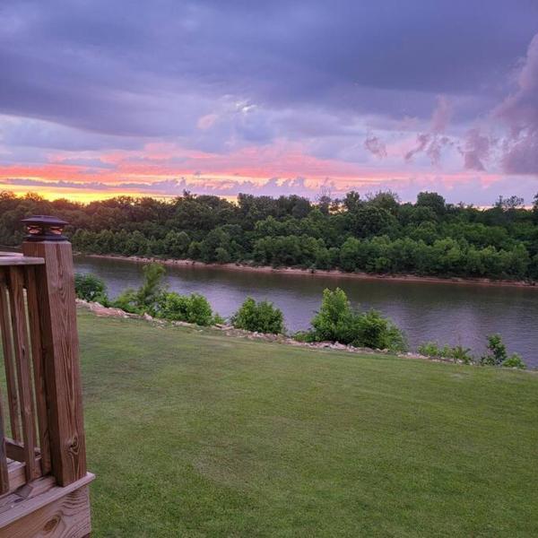 Na fotografii je vidět objekt Waterfront Bama Getaway-20 min to UA nacházející se ve městě Moundville.