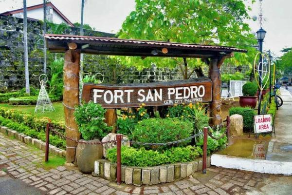 Bilde 3: Pool, WI-FI & Netflix in Cebu IT Park