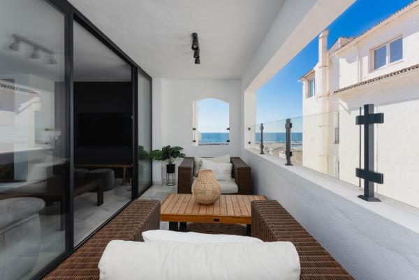 Modern Luxury 2B Apt in Puerto Banus, Марбелья