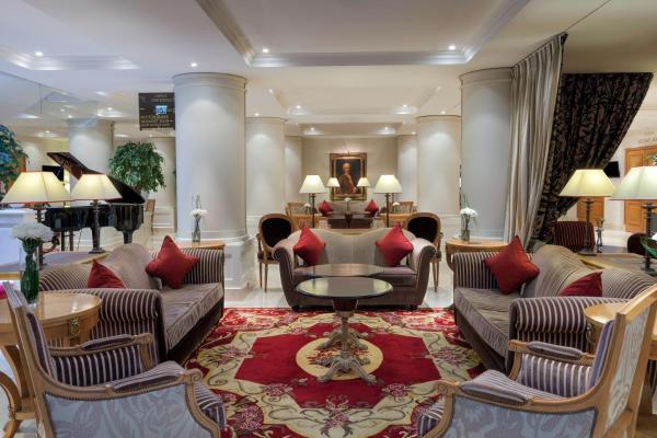 Royal Manotel, Ginebra