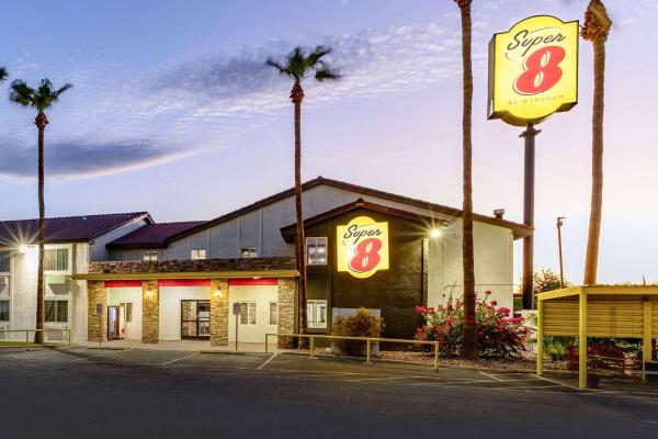 Kuva 1: Super 8 by Wyndham Goodyear/Phoenix Area