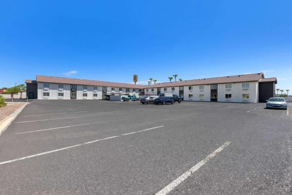 Kuva 9: Super 8 by Wyndham Goodyear/Phoenix Area