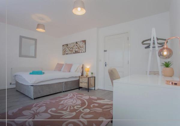 Na fotografii je vidět objekt Modern 5BR Home Near City Attractions - Peterborough nacházející se ve městě Haddon.