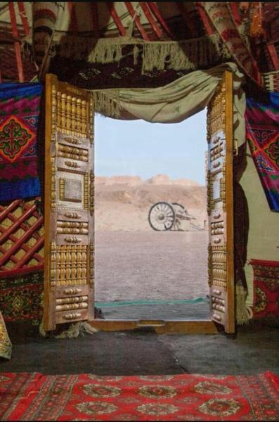 Na zdjęciu widoczny jest obiekt Ayazkala yurt camp położony w mieście Bŭston.