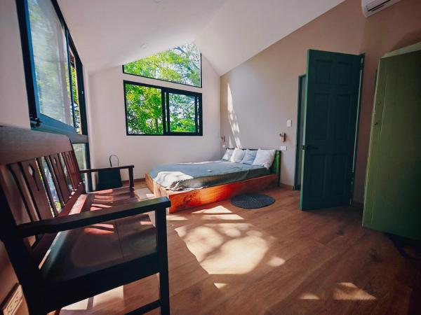 Na fotografii je vidět objekt Unique Tiny House-Best Beach in El Zonte nacházející se ve městě El Zonte.