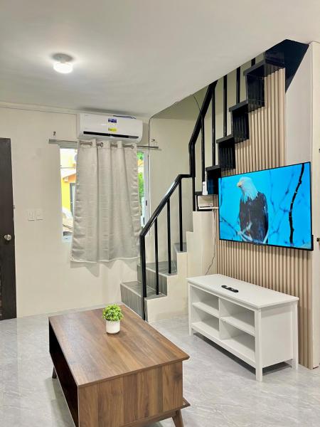 A la foto es mostra l'objecte Comfy & Cozy Homestay in CDO situat a la ciutat de Cagayan de Oro.