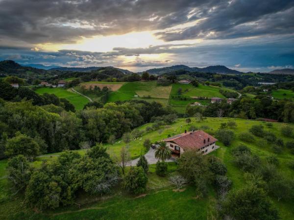 A la foto es mostra l'objecte Agroturismo Erretegi Haundi situat a la ciutat de Ergoyen.