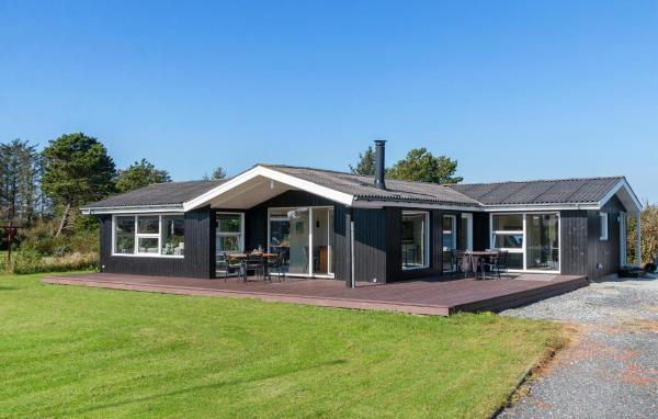 A la foto es mostra l'objecte 2 Bedroom Awesome Home In Hjørring situat a la ciutat de Hjørring.