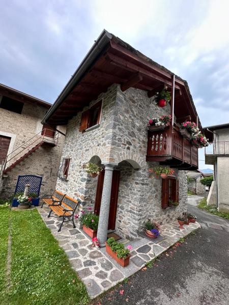 A la foto es mostra l'objecte Casa tra le nuvole situat a la ciutat de Dazio.