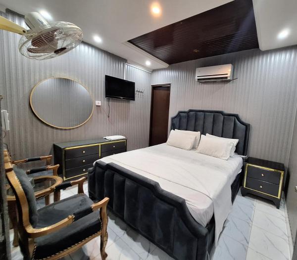 Divine Hotel Lahore, Lahore