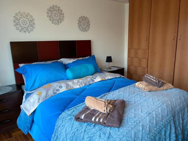 Na fotografii je vidět objekt Calacoto LPZ centric 1 bedroom Oasis Sleeps 3 nacházející se ve městě Achumani.