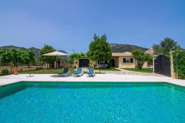 Auf dem Foto ist das Objekt Tabou, villa con piscina en Selva in der Stadt Selva zu sehen.