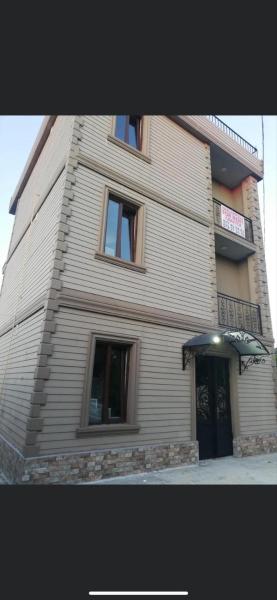 A la foto es mostra l'objecte family house situat a la ciutat de Charnali.