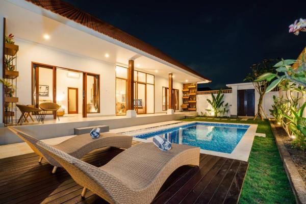 Na foto é possível ver o objeto Umanala - 5 Min To Beach, Sleek Villa with Spacious Pool Area localizado na cidade de Kerobokan.