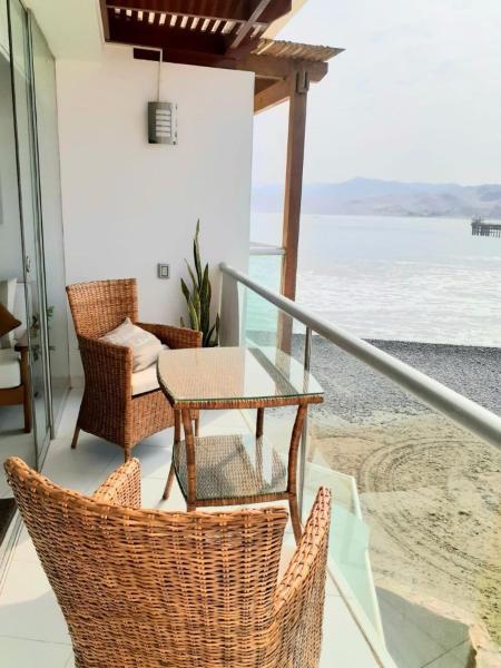 A la foto es mostra l'objecte e-t*| Apartamento frente al mar situat a la ciutat de Cerro Azul.