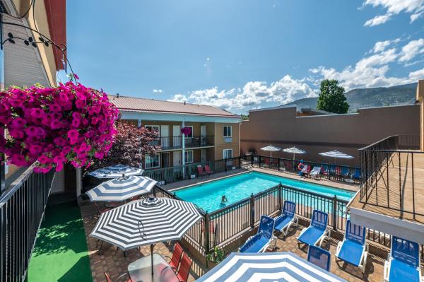 Na fotografii je vidět objekt Sahara Courtyard Inn Penticton nacházející se ve městě Penticton.