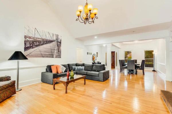 Atlanta 5br Luxe Pool Retreat,sleeps 12 - Georgia, GA