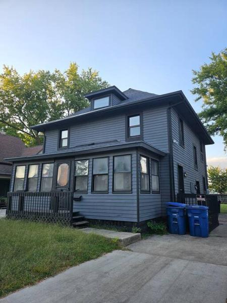 Foto 1: Spacious Duplex by Fairgrounds & Downtown with Fire Pit