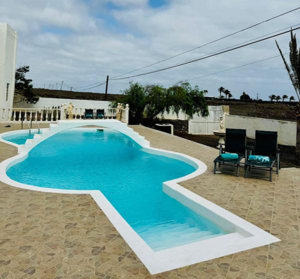 A la foto es mostra l'objecte Villa PiedraNegra situat a la ciutat de Tías.