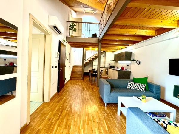 På billedet ses objektet Little Loft beliggende i byen Timişoara.