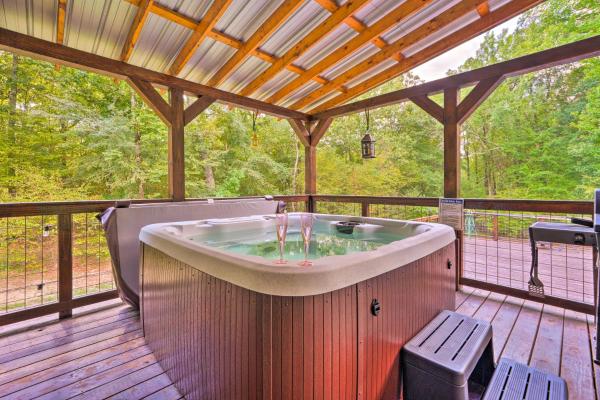 En la foto se muestra el objeto Pet-Friendly Home w/ Deck in Broken Bow! ubicado en la ciudad de Broken Bow.