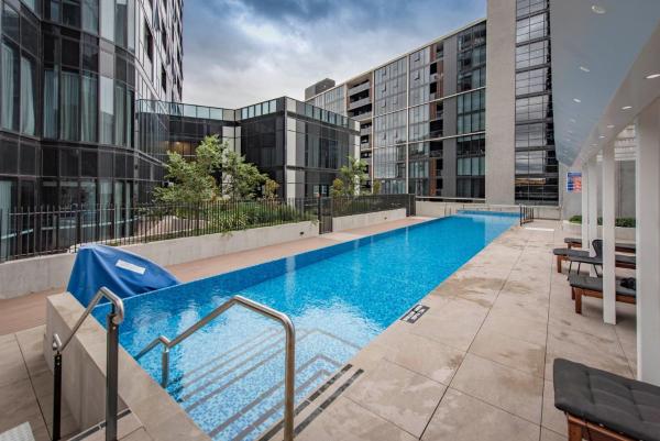 На фото показан объект Penthouse Apartment in Belconnen, расположенный в городе Белконнен.