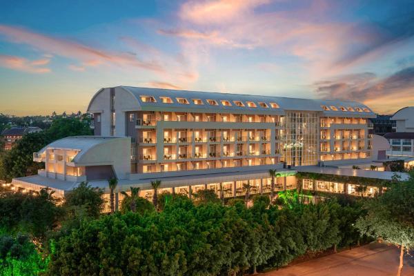 Na fotografii je vidět objekt Telatiye Resort Hotel nacházející se ve městě Konaklı.
