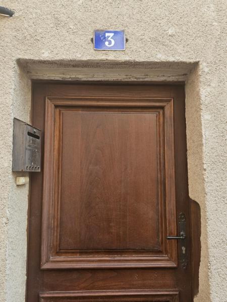A la foto es mostra l'objecte Une superbe nuit situat a la ciutat de Paulhan.
