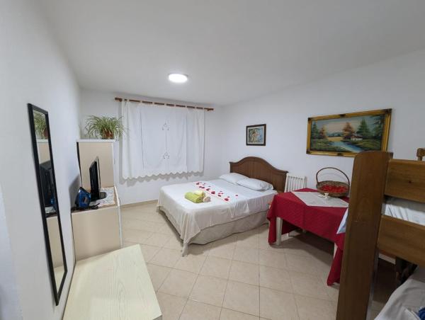 Zhizelle Xhamllik'Apartment, Tirana