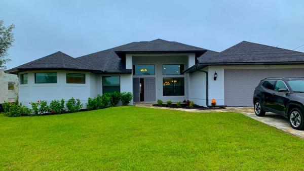 Coral Vista-new Beautiful 3 Bedroom With Pool Canal - Cape Coral, FL