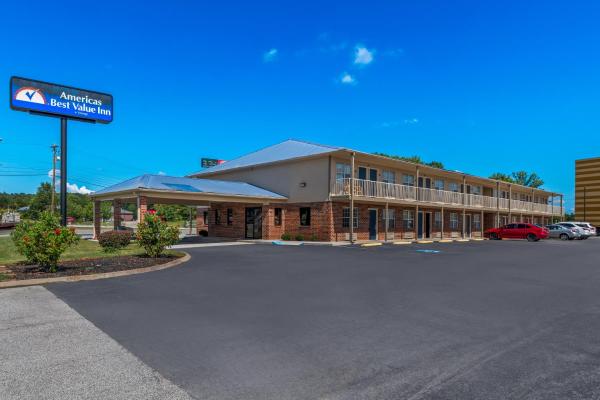 A la foto es mostra l'objecte America's Best Value Inn-Athens situat a la ciutat de Decatur.