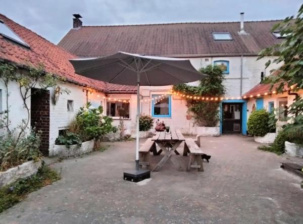 Op de foto is Hanami - studio te zien, gelegen in de stad Dikkelvenne.