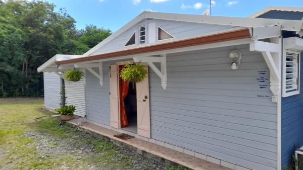 Nella foto è visibile l'oggetto Les Gîtes SUN AND SEA situato nella città di Ferry.