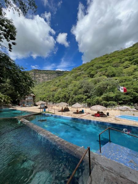 Na fotografii je vidět objekt Rancho El Venado Termales nacházející se ve městě Acatic.