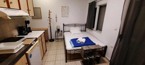 La photo montre l'objet Πλάτανος Στούντιο ΙΙ Platanos studio II situé dans la ville de Mytilène.