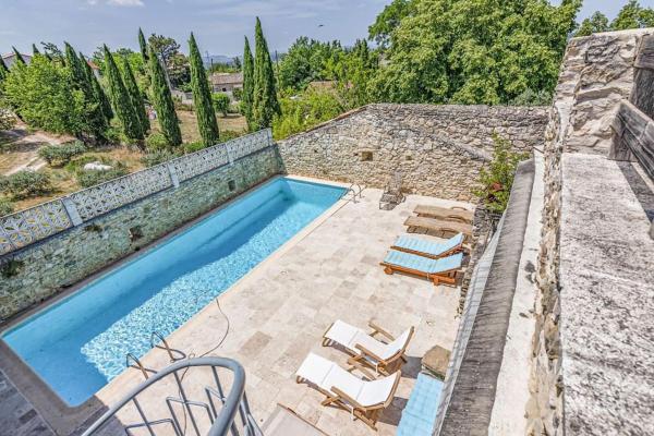 A la foto es mostra l'objecte Grand gîte de caractère 25 personnes piscine situat a la ciutat de Ners.