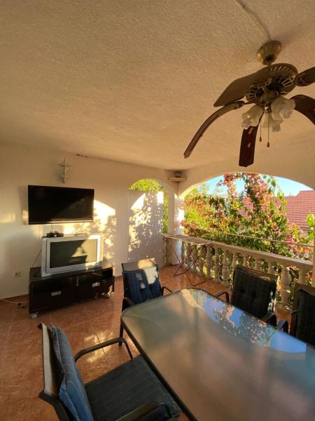 A la foto es mostra l'objecte Mihaela Beach Apartments situat a la ciutat de Kruševo.